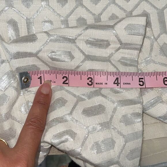 Banana Republic Vintage Womens Geometric Flat Front Shorts Beige Silver Metallic - Picture 9 of 9